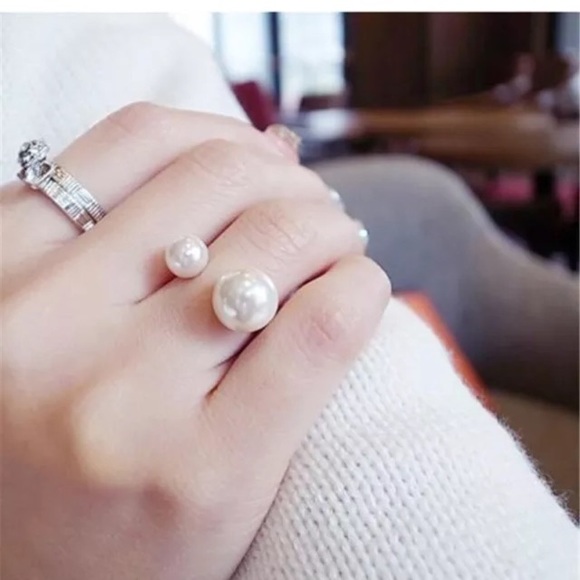 Jewelry - 💥5 for $25💥 Pearl Ring